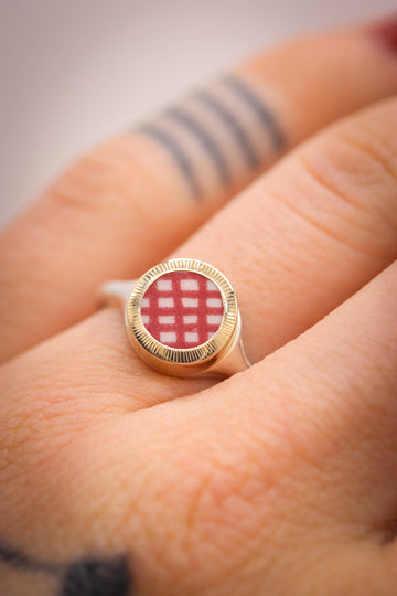 Round Santa Fe Signet