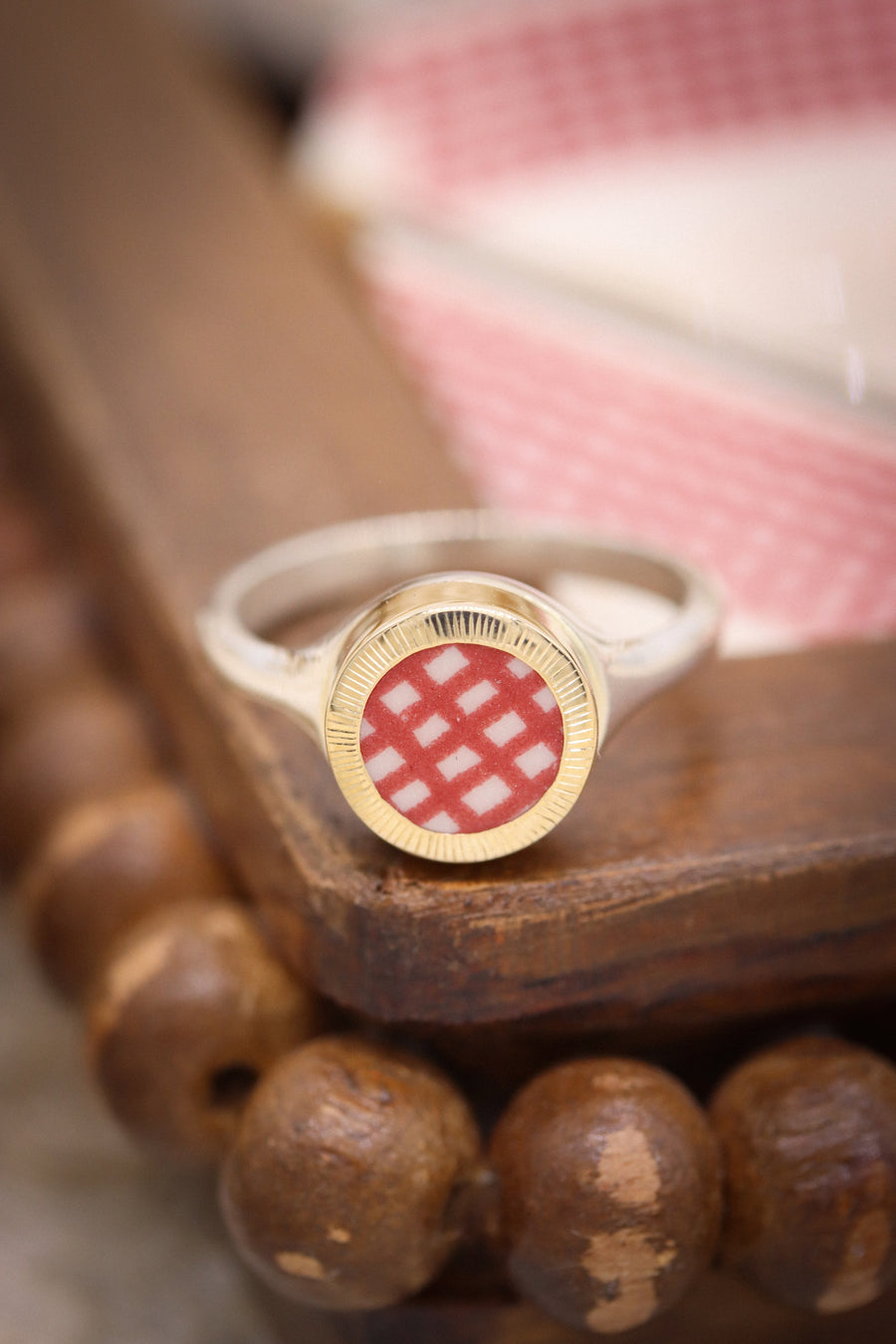 Round Santa Fe Signet