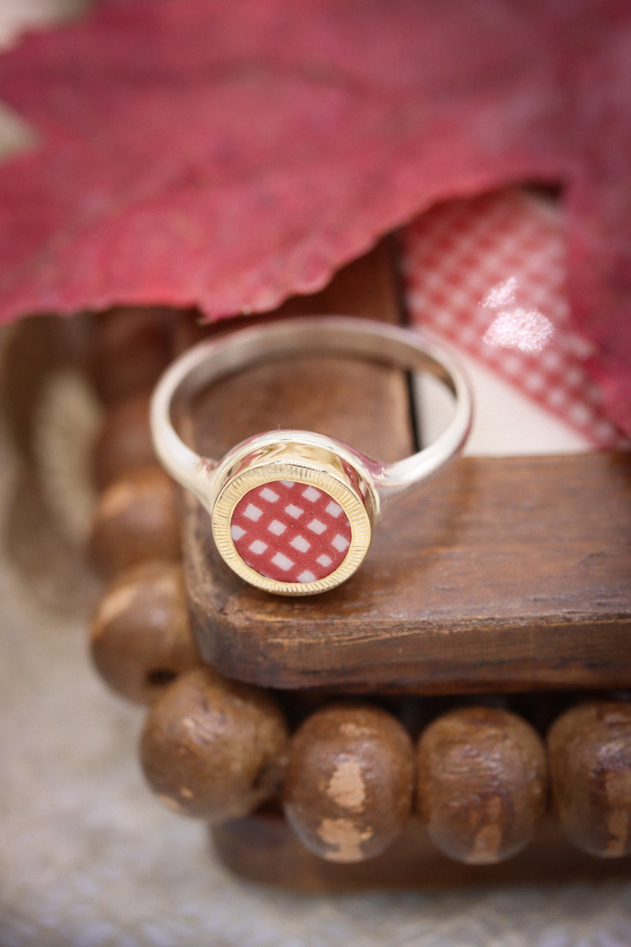 Round Santa Fe Signet